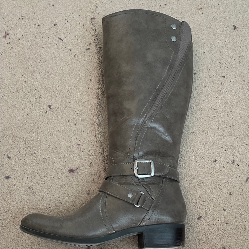 UNIDA Untreece Boots | Side Zip Buckle Detail | Ash Brown
